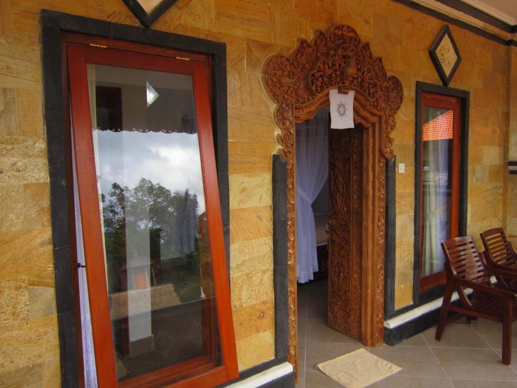 Nitya Lembongan Homestay *